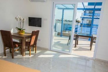 מלון דירות Noyanlar Holiday Homes
