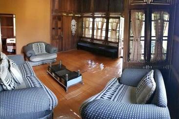 Turistlägenheter T Rooms Homestay Bandara