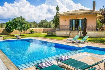 آپارتمان‌های توریست‌ها Villa Regaliki