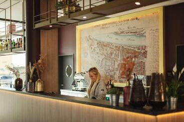 호텔 Holiday Inn   The Niu, Sparrow Regensburg, An Ihg