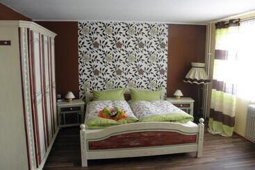 Отель 4 Jahreszeiten Mit Restaurant