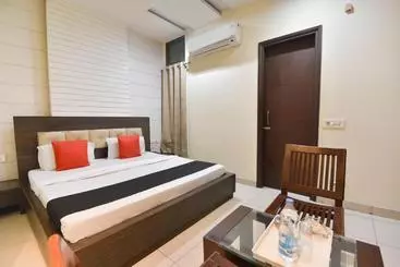 Hotel Capital O 922  9 Inn