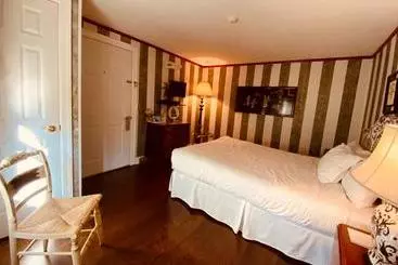 ホテル Roger Sherman Inn