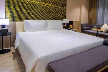 Atour Hotel Urumqi High Speed Railway Station