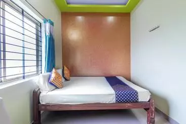 Hôtel Spot On 66737 Sai Grand Inn