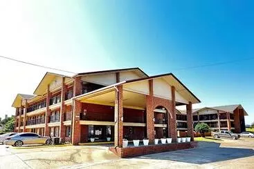 Отель Days Inn & Suites By Wyndham Bossier City