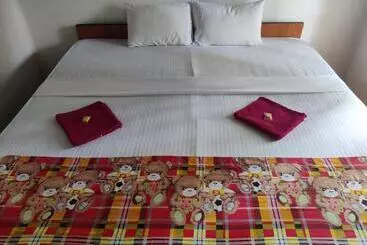 Catch The Ella Train Hostel