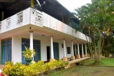 Hotel Tharindu Villa