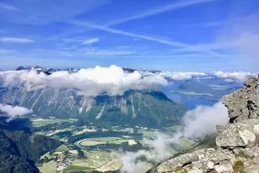 一軒屋 Heinåli Hytta