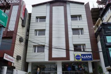 هتل Aakash Residency