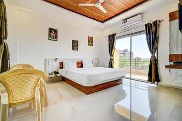 Hotell Aditya Hill View Inn