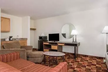 هتل Super 8 By Wyndham Fayetteville