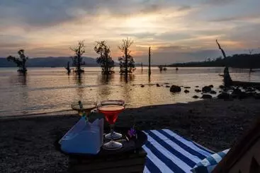 Hotelli Symphony Samudra Beachside Jungle Resort And Spa