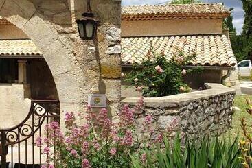 Bed and Breakfast Mas De Reilhanette