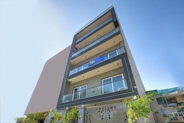 Fabhotel Soft Petals