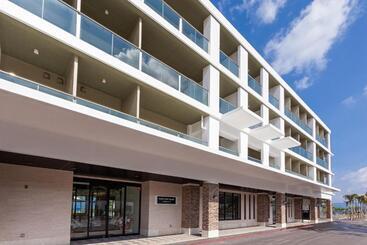 בית מלון כפרי Kariyushi Lch. Resort