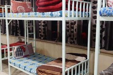 Hotel Qube House Bnb