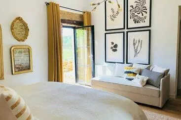 تختخواب و صبحانه Maison Mazille