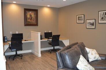 Heritage Place Hotel And Suites