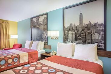 ホテル Super 8 By Wyndham Forest Park