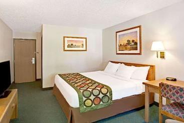 모텔 Super 8 Aberdeen North