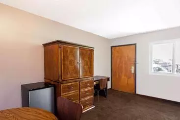 Motel Super 8 By Wyndham Canoga Park