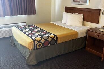 فندق على الطريق Super 8 By Wyndham Smithville Kansas City