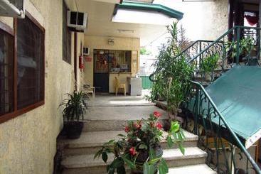 Hotell The Seven Archangels Pension House