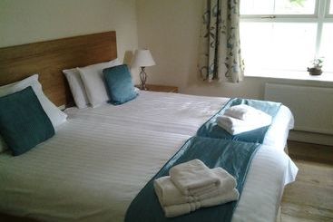 Auchendennan Farm Cottage