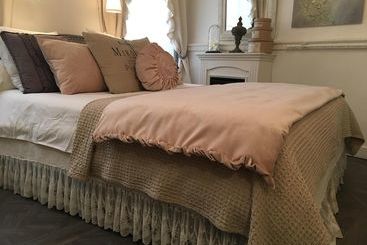 דירות לתיירים L Escapade Aixoise Sauna Balneo Jacuzzi Petit Dejeuner Boissons Netflix Centre Historique