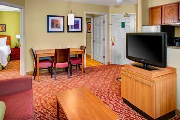 Отель Towneplace Suites By Marriott Cleveland Westlake