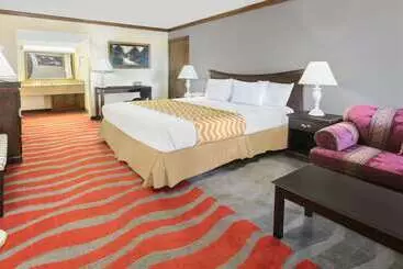 בית מלון כפרי Travelodge Inn & Suites By Wyndham Norman