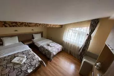 پانسیون Kot Garden Guest House