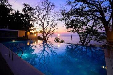 Hotel Anilao Awari Bay Resort