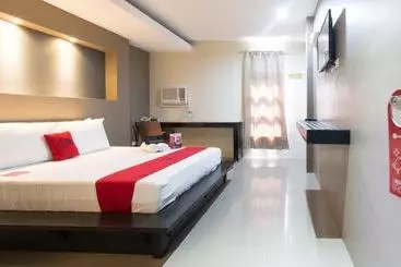 ホテル Reddoorz Plus Near Laoag International Airport