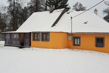 Turistihuoneistot Chata Na Kovarne   Cottage On The Smithy