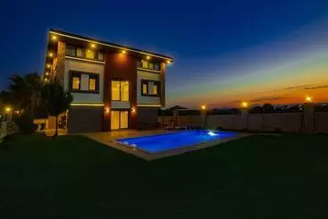 آپارتمان‌های توریست‌ها Nest Private Villas
