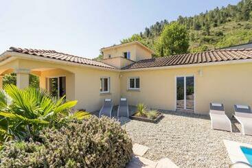 شقق خاصة سياحية Luxurious Villa With Private Pool In Les Vans