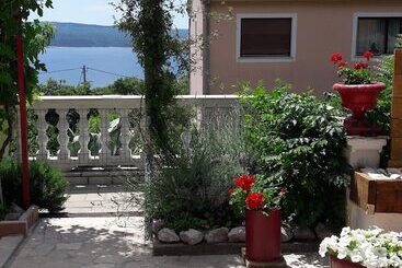 آپارتمان‌های توریست‌ها Apartments Jasminka