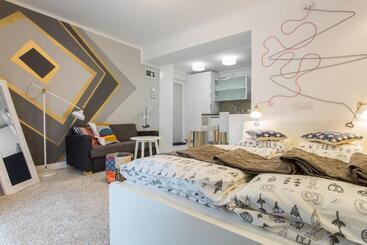 Turistlägenheter Witty Please & Bardot