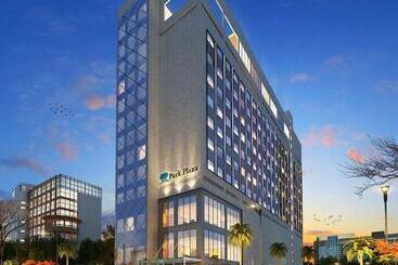 هتل Radisson Blu Towers Kaushambi Delhi Ncr