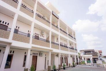 בית מלון כפרי Rose House Redpartner