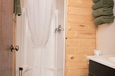 Resort Miette Hot Springs Bungalows