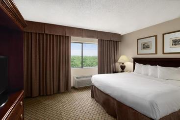 호텔 Days Inn & Suites By Wyndham Omaha Ne