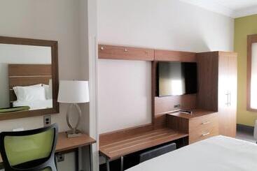 호텔 Holiday Inn Express Columbia Ne   Fort Jackson