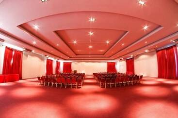 Отель Wyndham Garden Campana