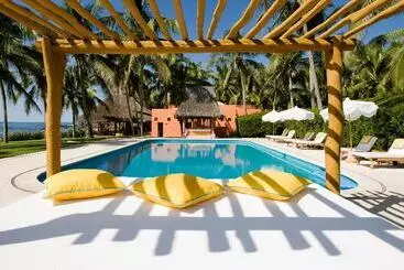 Hotel Las Alamandas