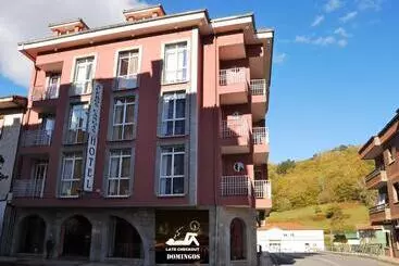 هتل Los Acebos Cangas