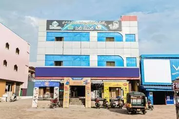 Hotell Oyo 62902 Capital Residency