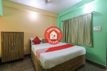 호텔 Spot On 49446 Adiritra Guest House